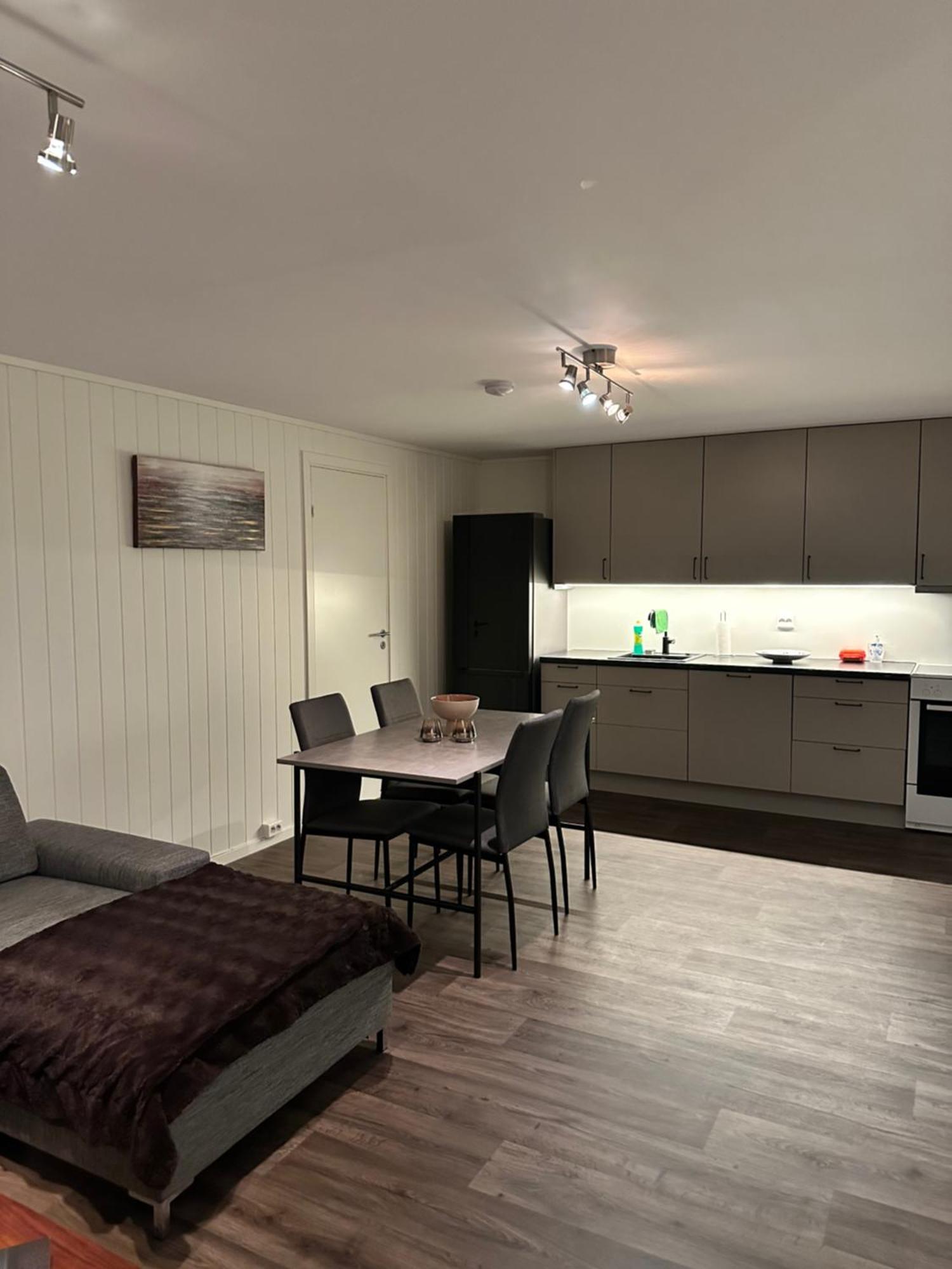 Your Home Away From Home, Apartment 2 Tromsø Eksteriør billede