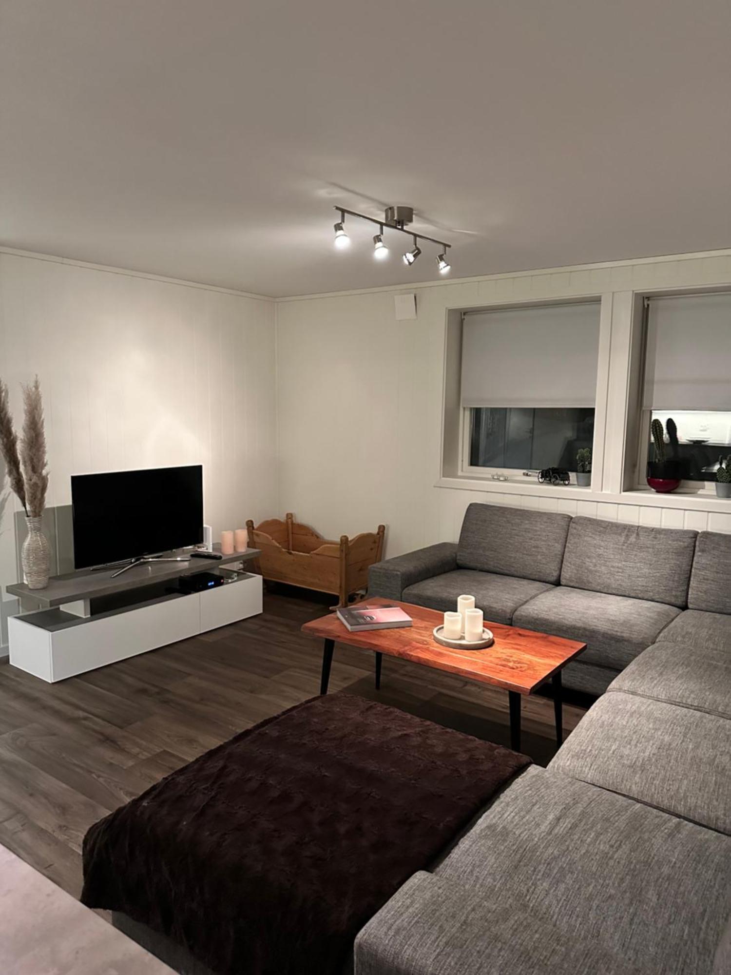 Your Home Away From Home, Apartment 2 Tromsø Eksteriør billede